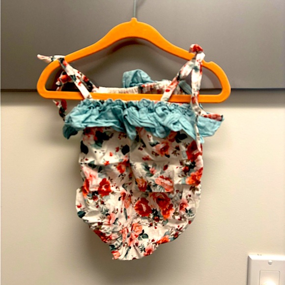 Paloma de la o baby girl romper.  3-6 mo. Pink flowers.  Perfect condition! - Picture 1 of 2